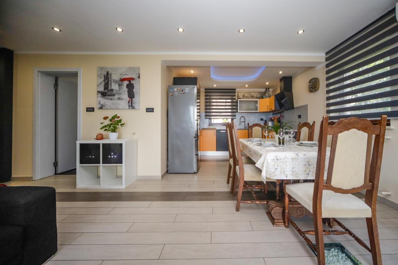Apartment Nikola Матулі Екстер'єр фото