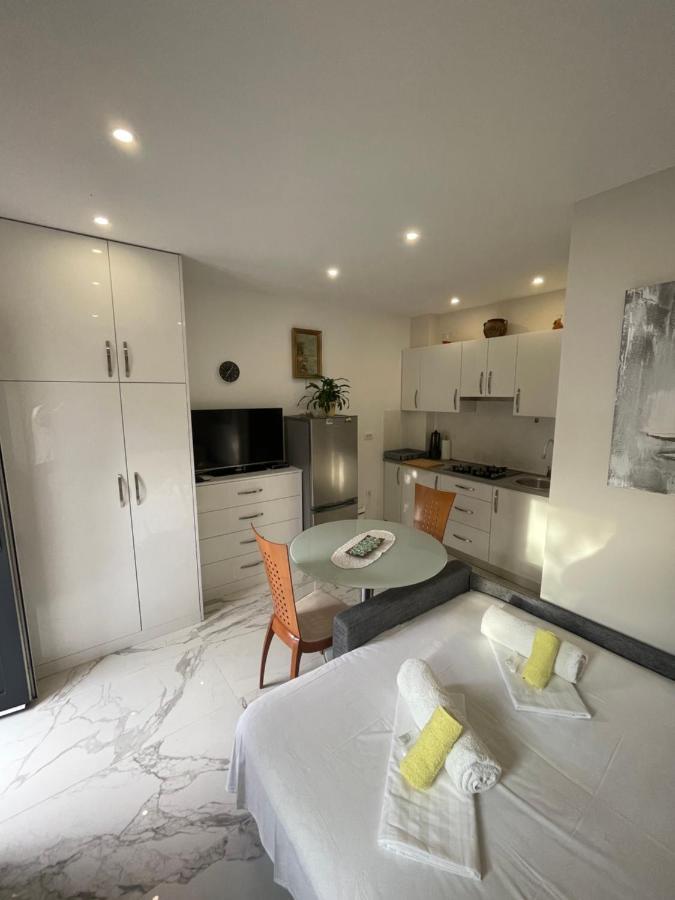 Apartment Nikola Матулі Екстер'єр фото