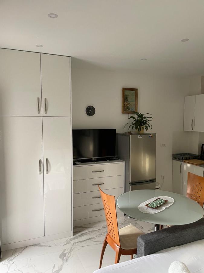 Apartment Nikola Матулі Екстер'єр фото