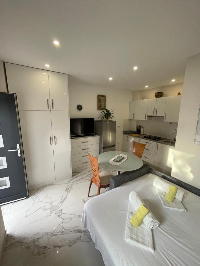 Apartment Nikola Матулі Екстер'єр фото